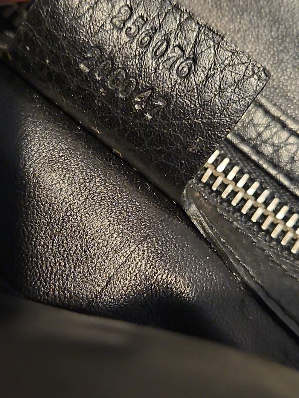 GUCCI Clutch Bag Black Pebbled Leather Silver Hardware Unisex